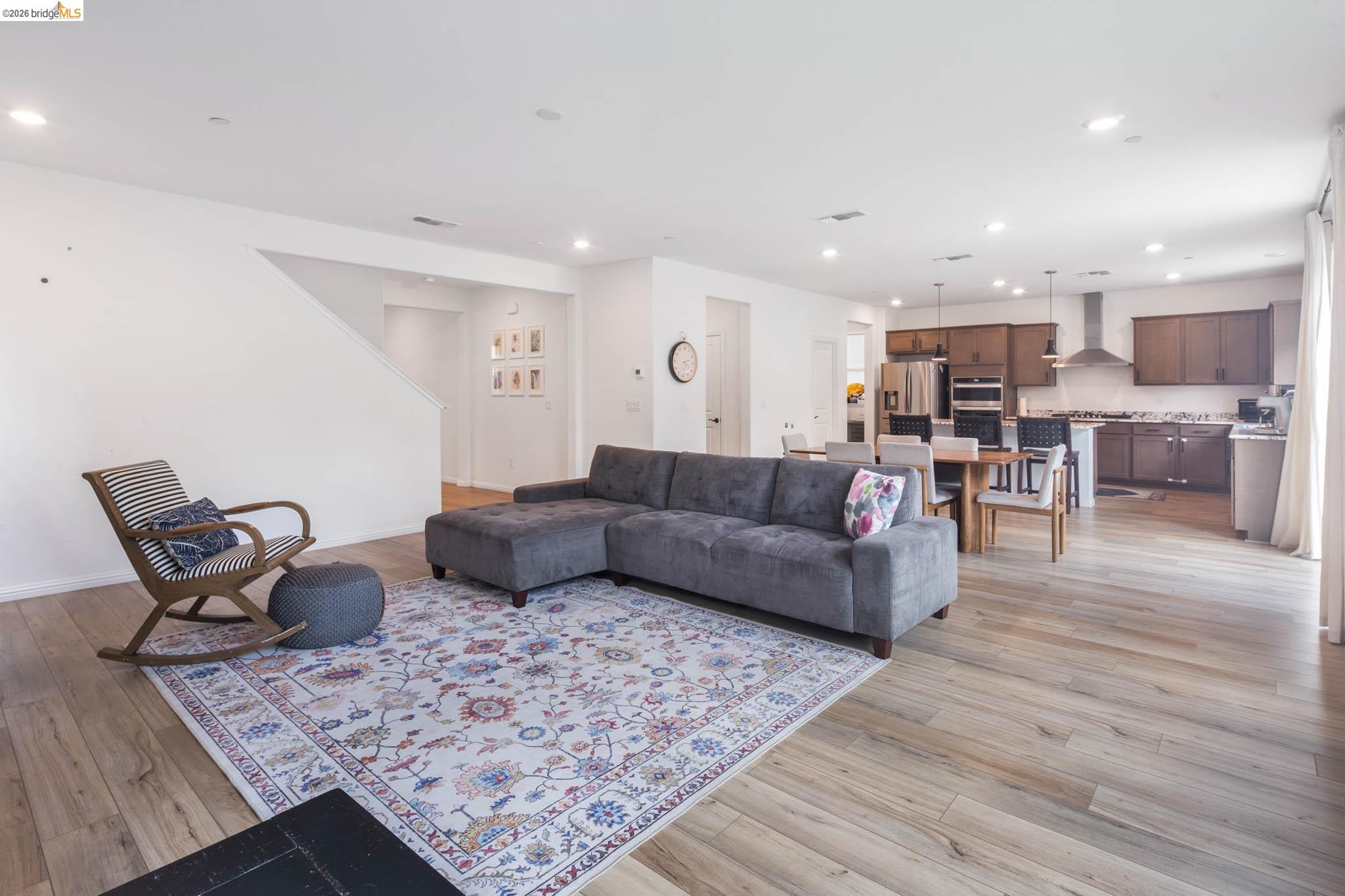 204 Wooley Creek Way