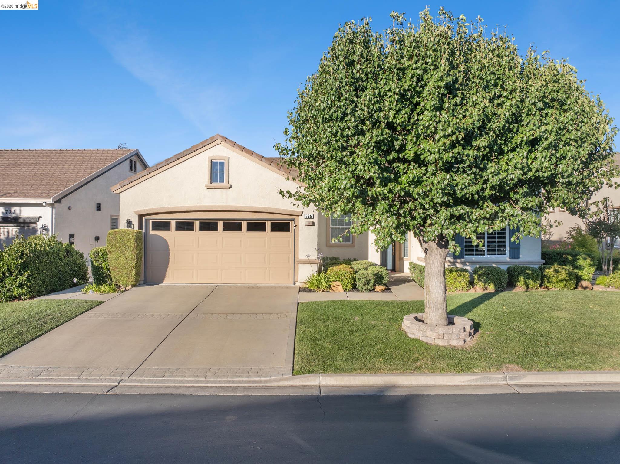 725 Richardson Drive
