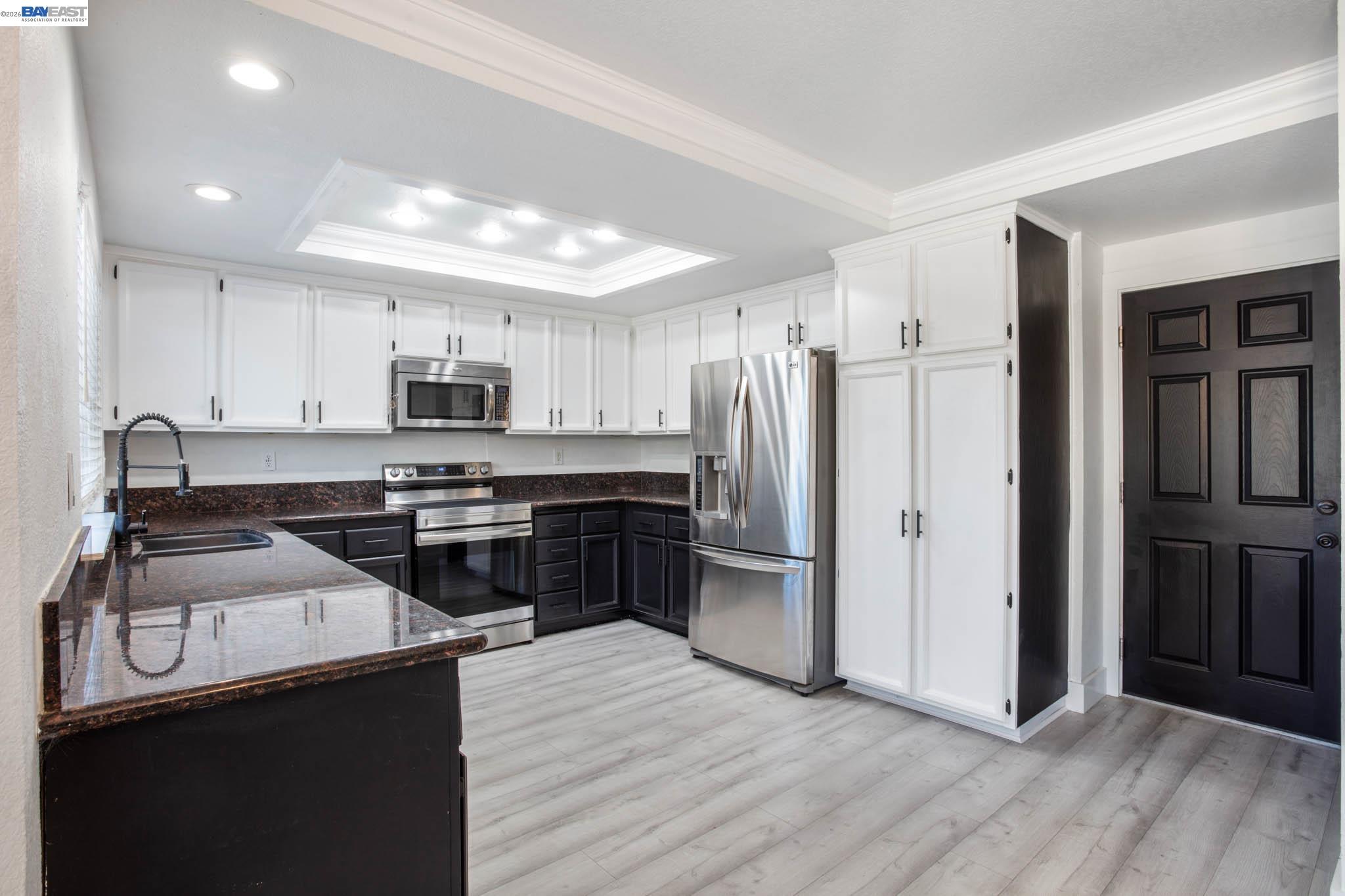 305 Helena Ct.