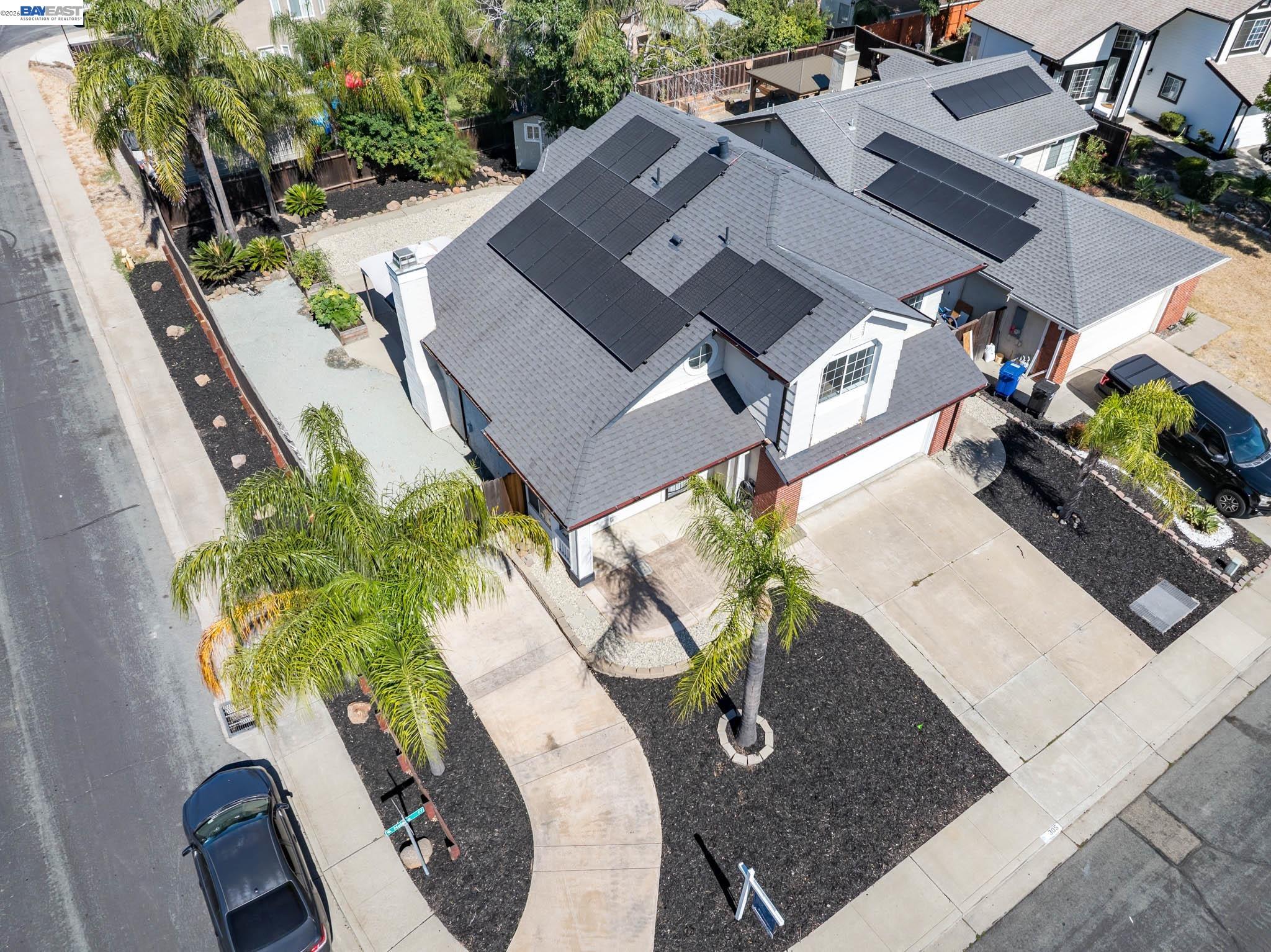 305 Helena Ct.