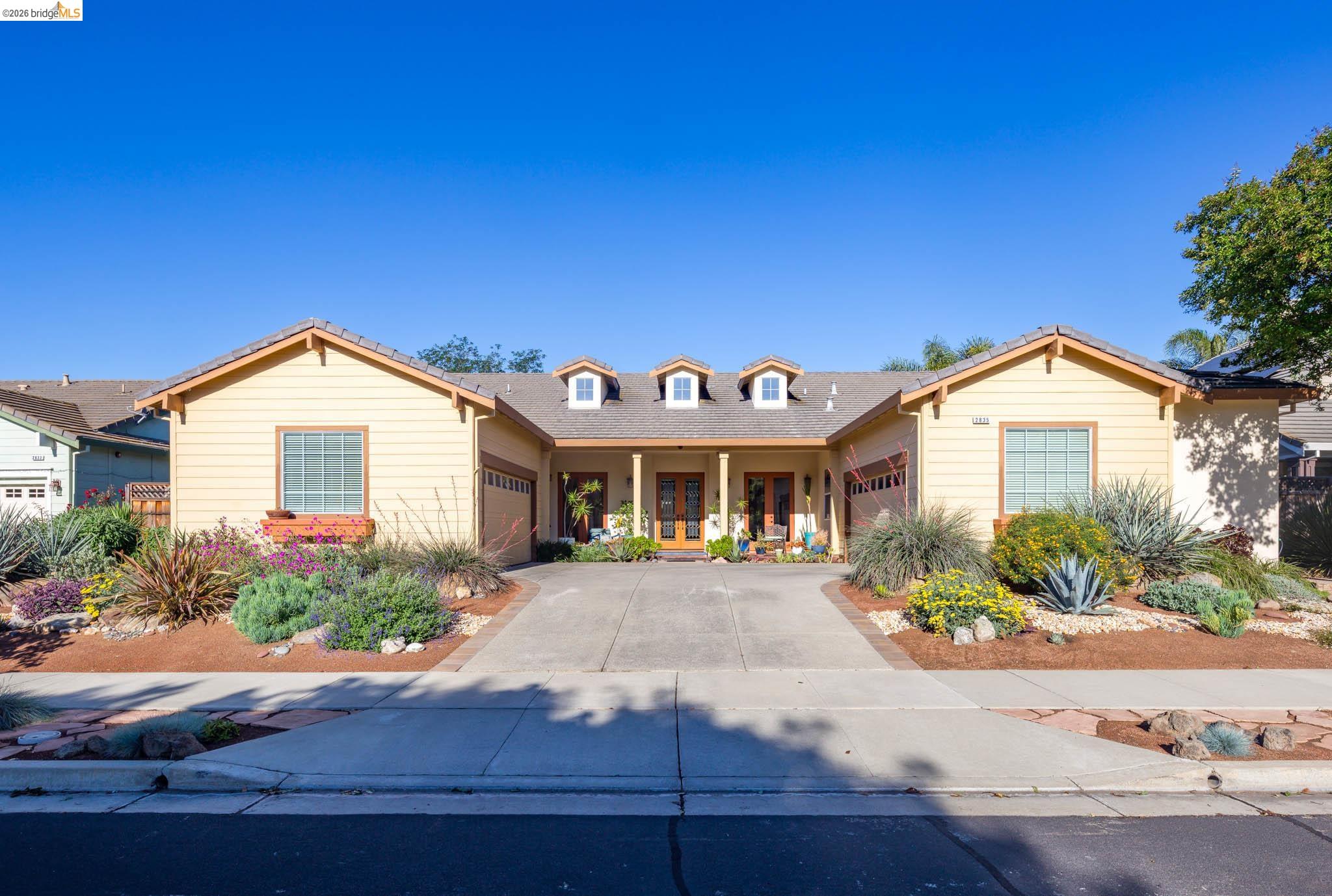 2835 Hawthorn Ct
