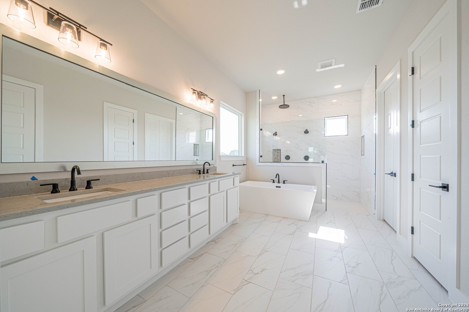 235 Venado Oaks