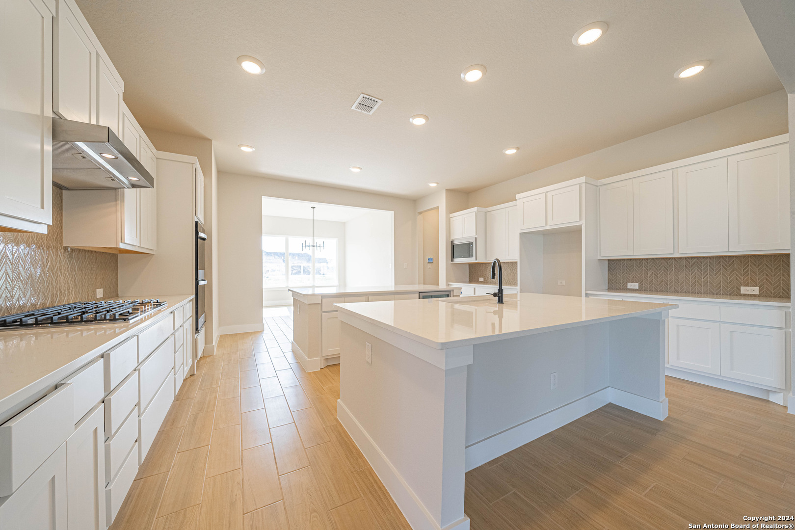 235 Venado Oaks