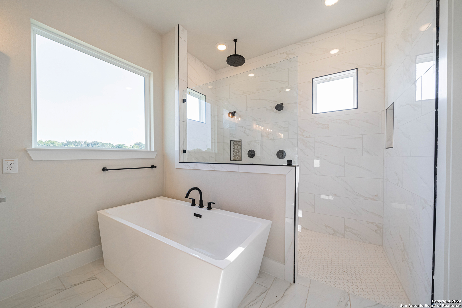 235 Venado Oaks