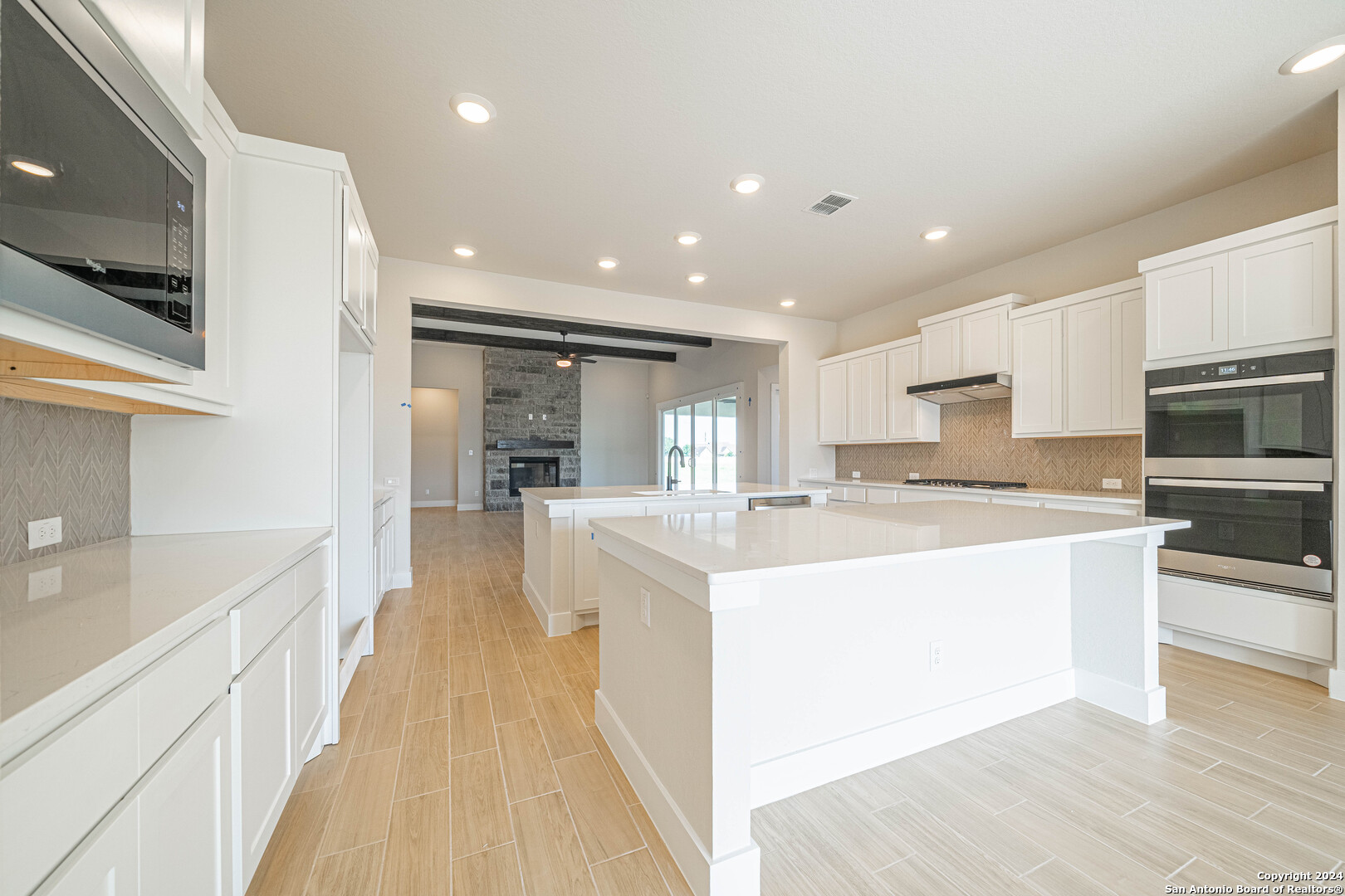 235 Venado Oaks