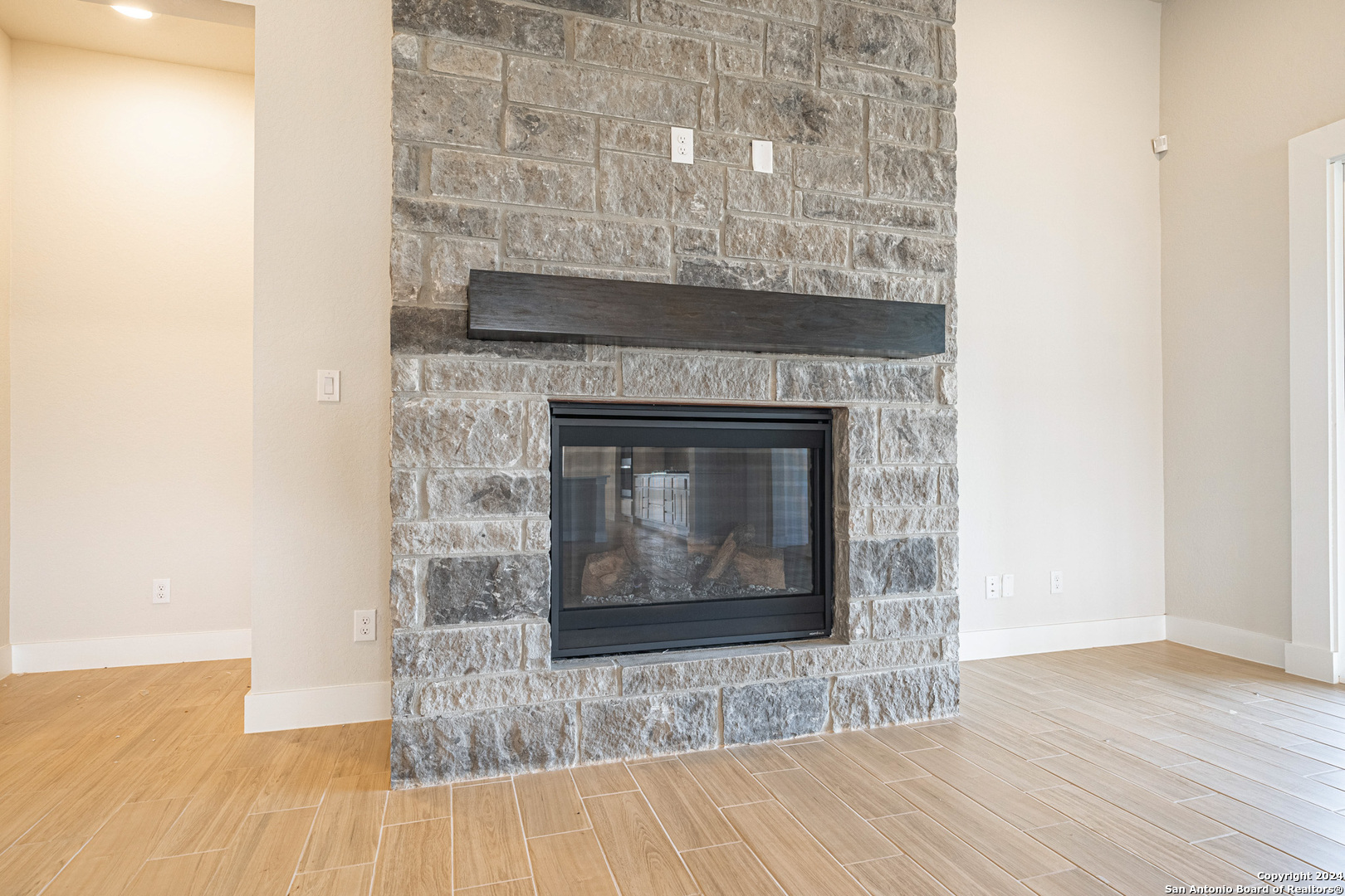 235 Venado Oaks