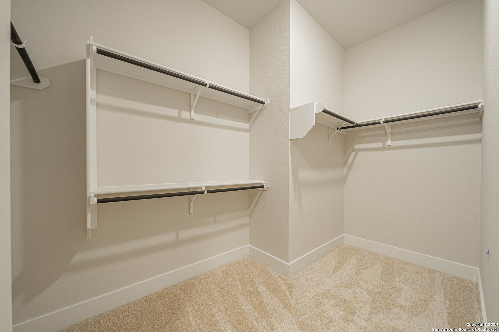 235 Venado Oaks