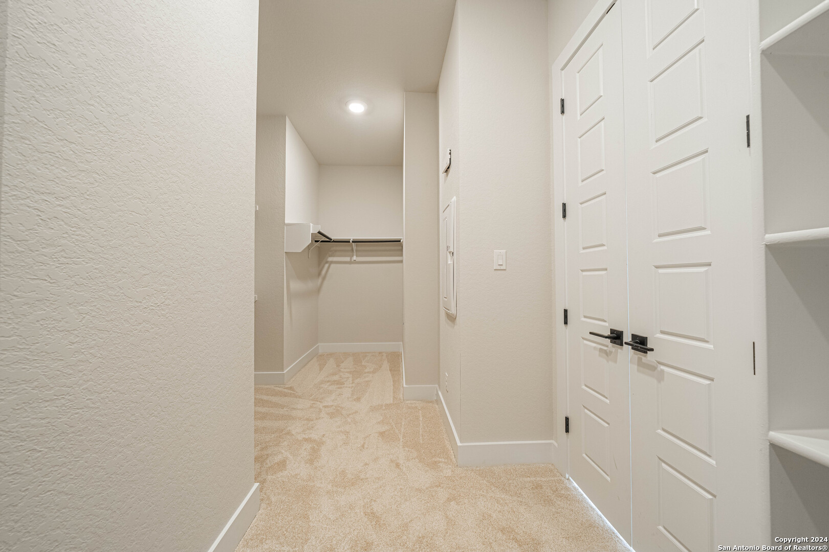 235 Venado Oaks