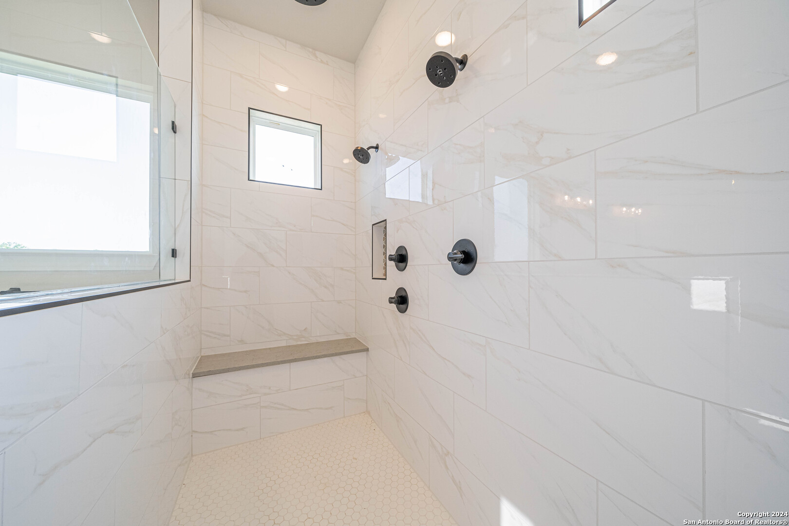 235 Venado Oaks