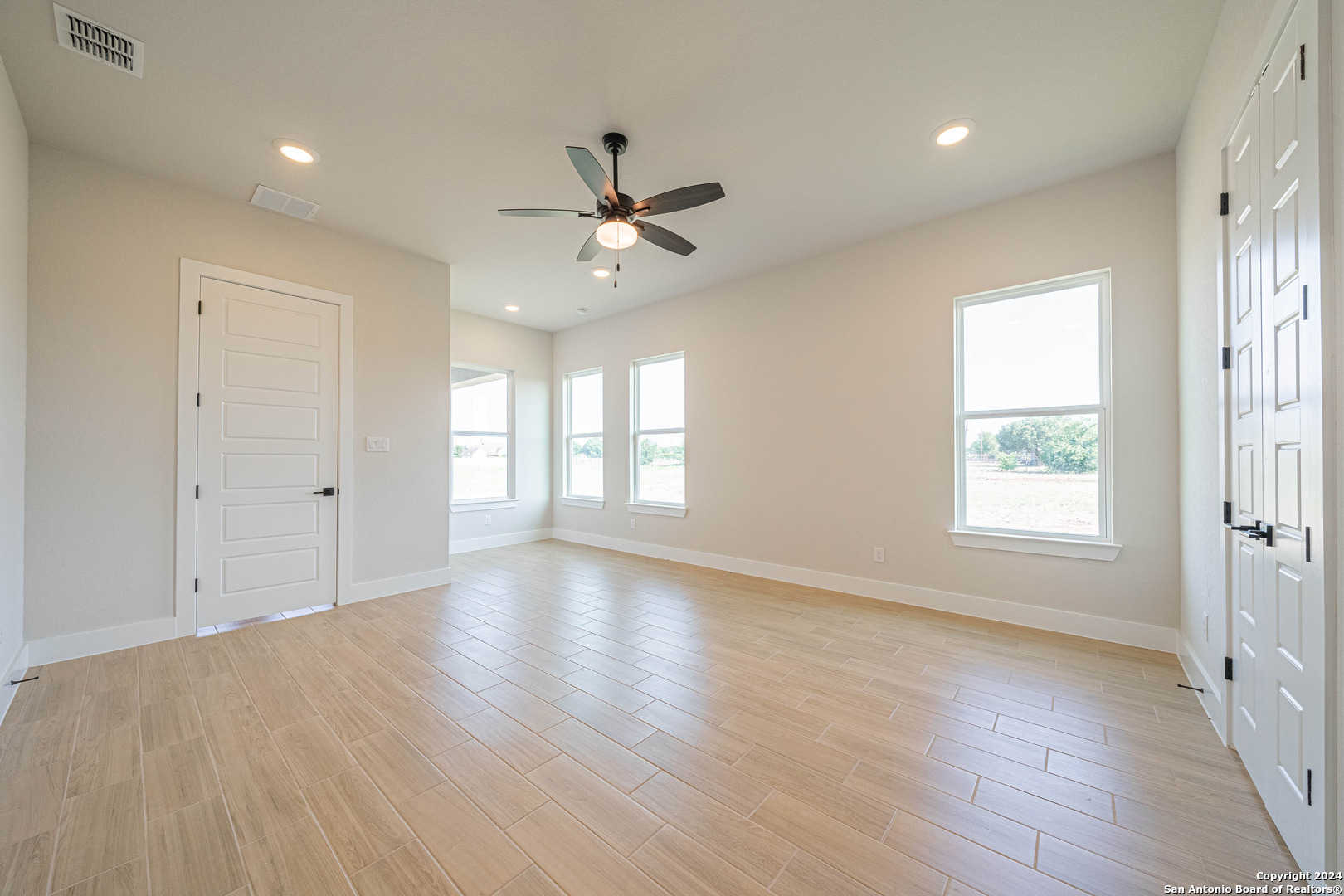 235 Venado Oaks
