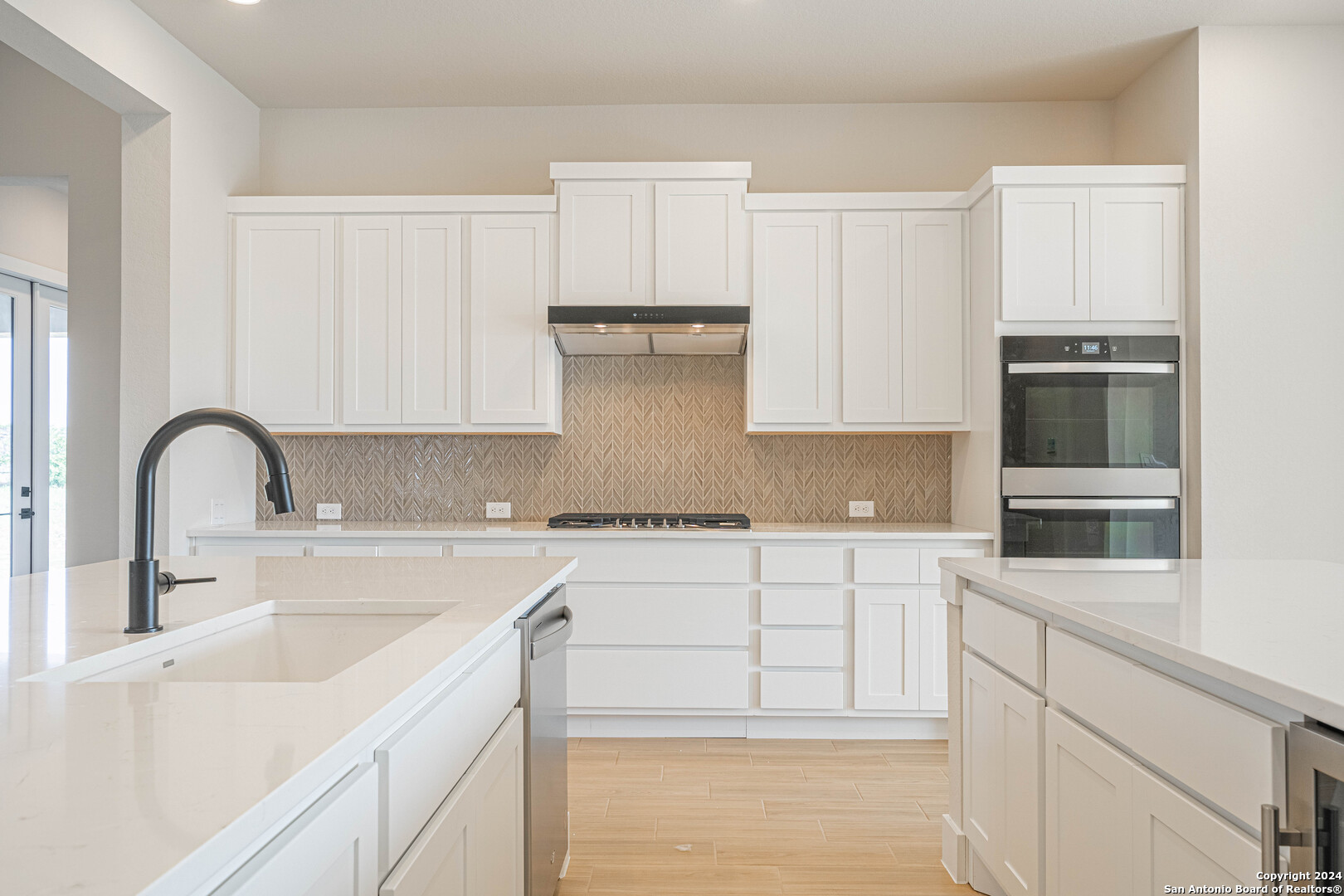 235 Venado Oaks