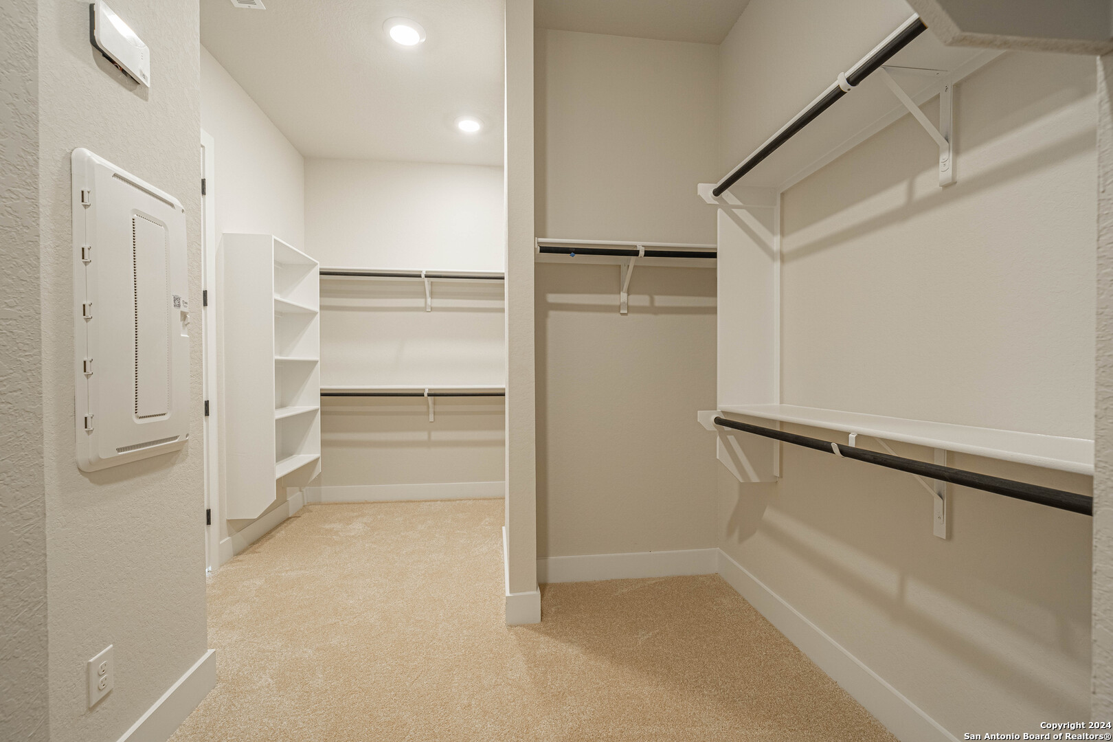 235 Venado Oaks