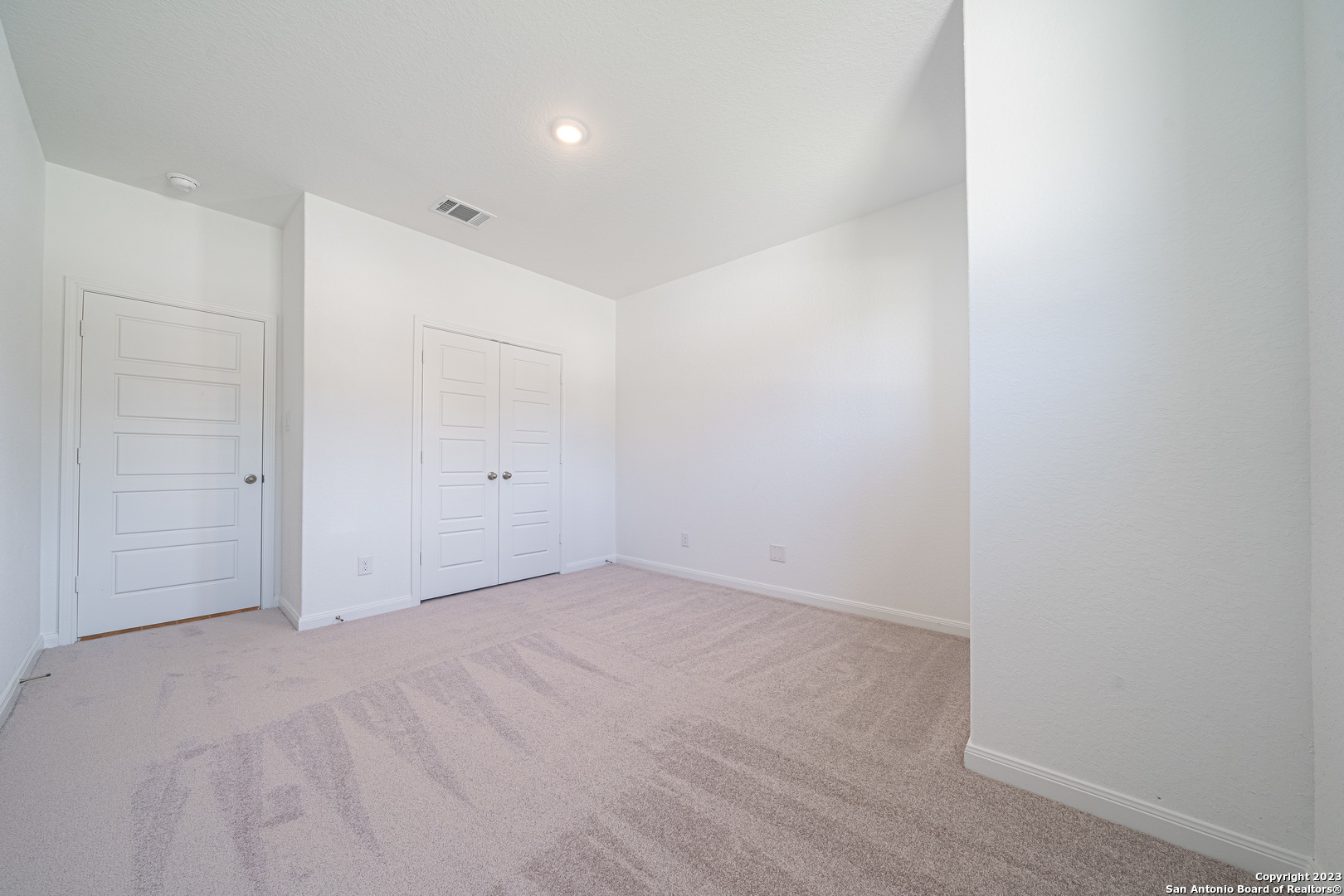 2415 Sueno Point