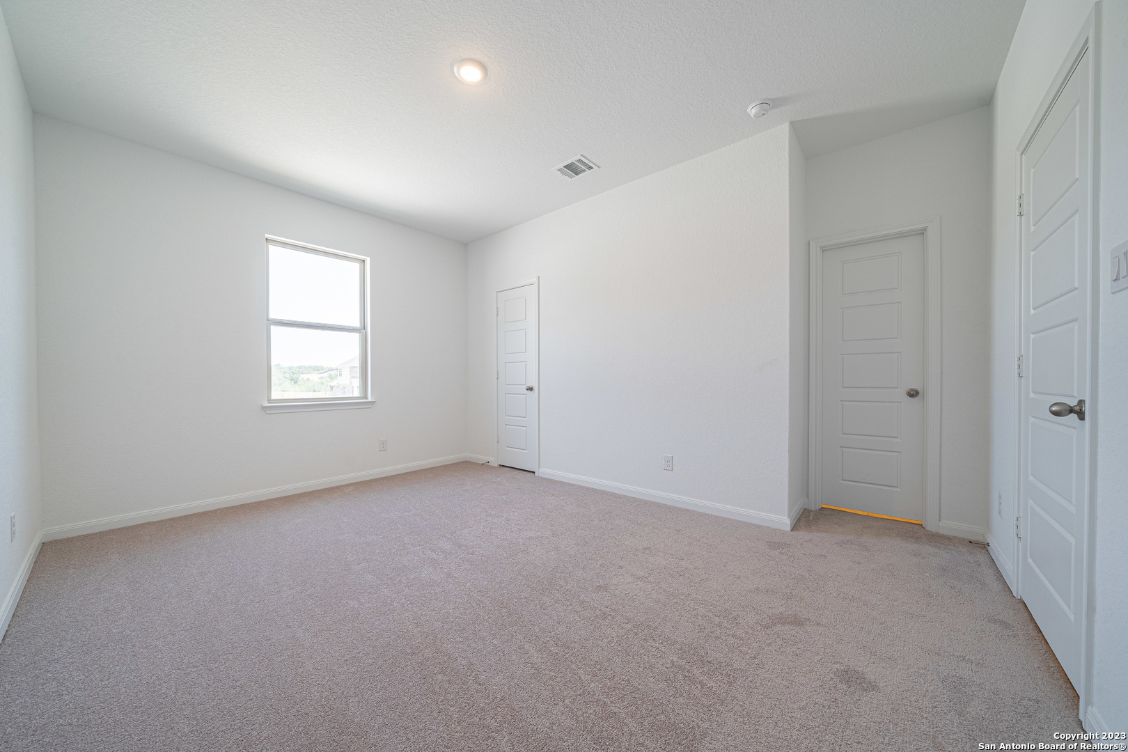 2415 Sueno Point