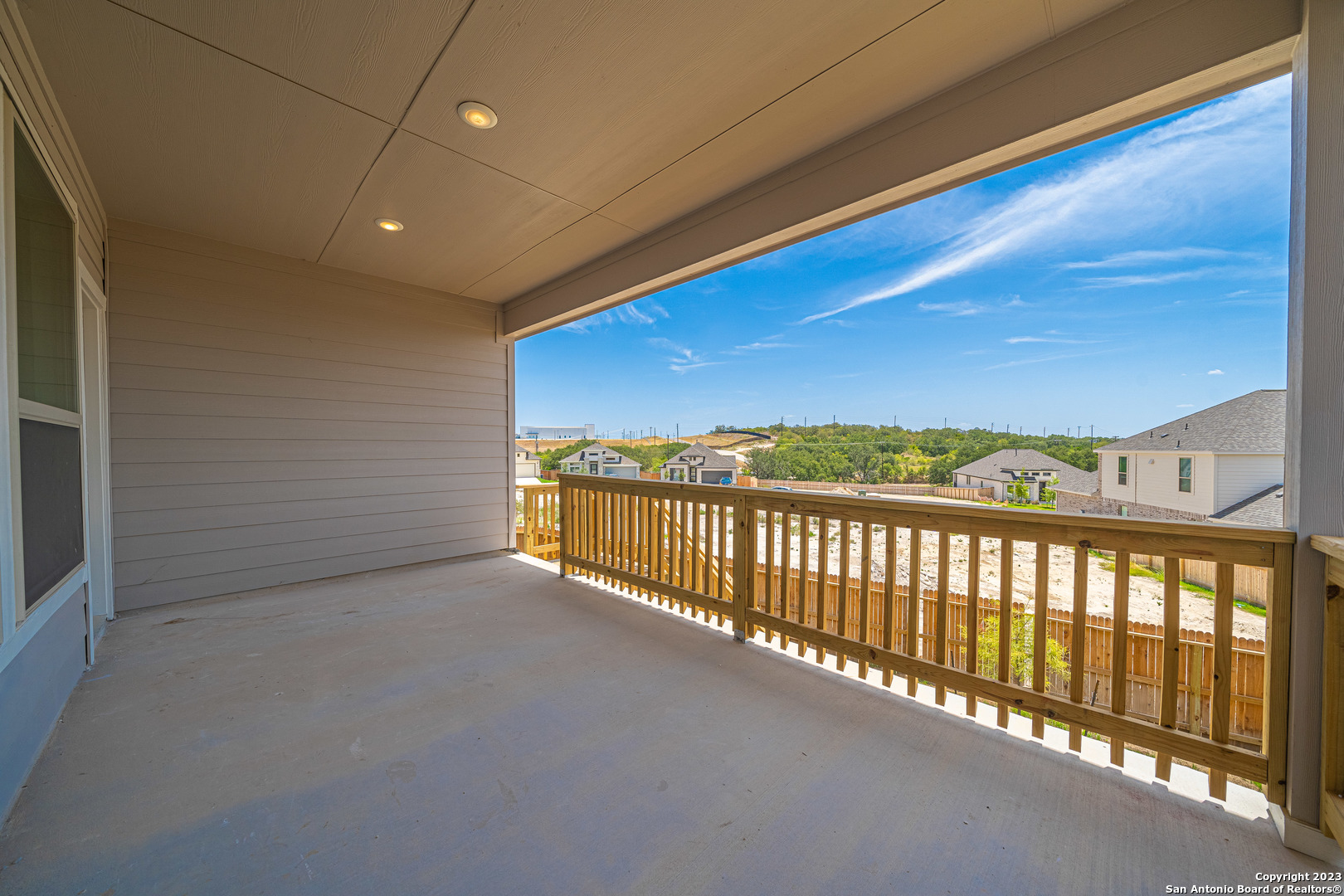 2415 Sueno Point