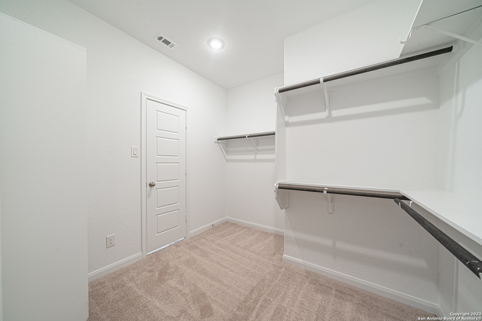 2415 Sueno Point