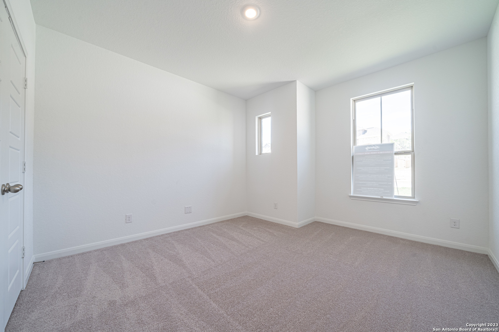 2415 Sueno Point