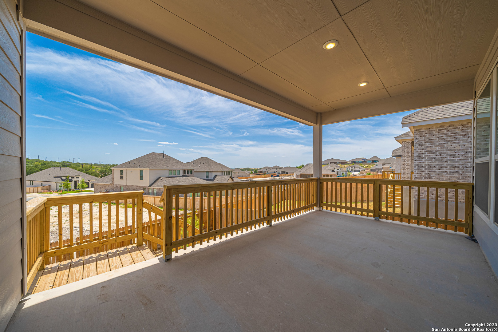 2415 Sueno Point