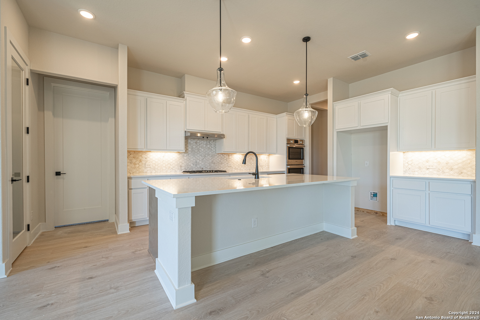 311 Venado Oaks