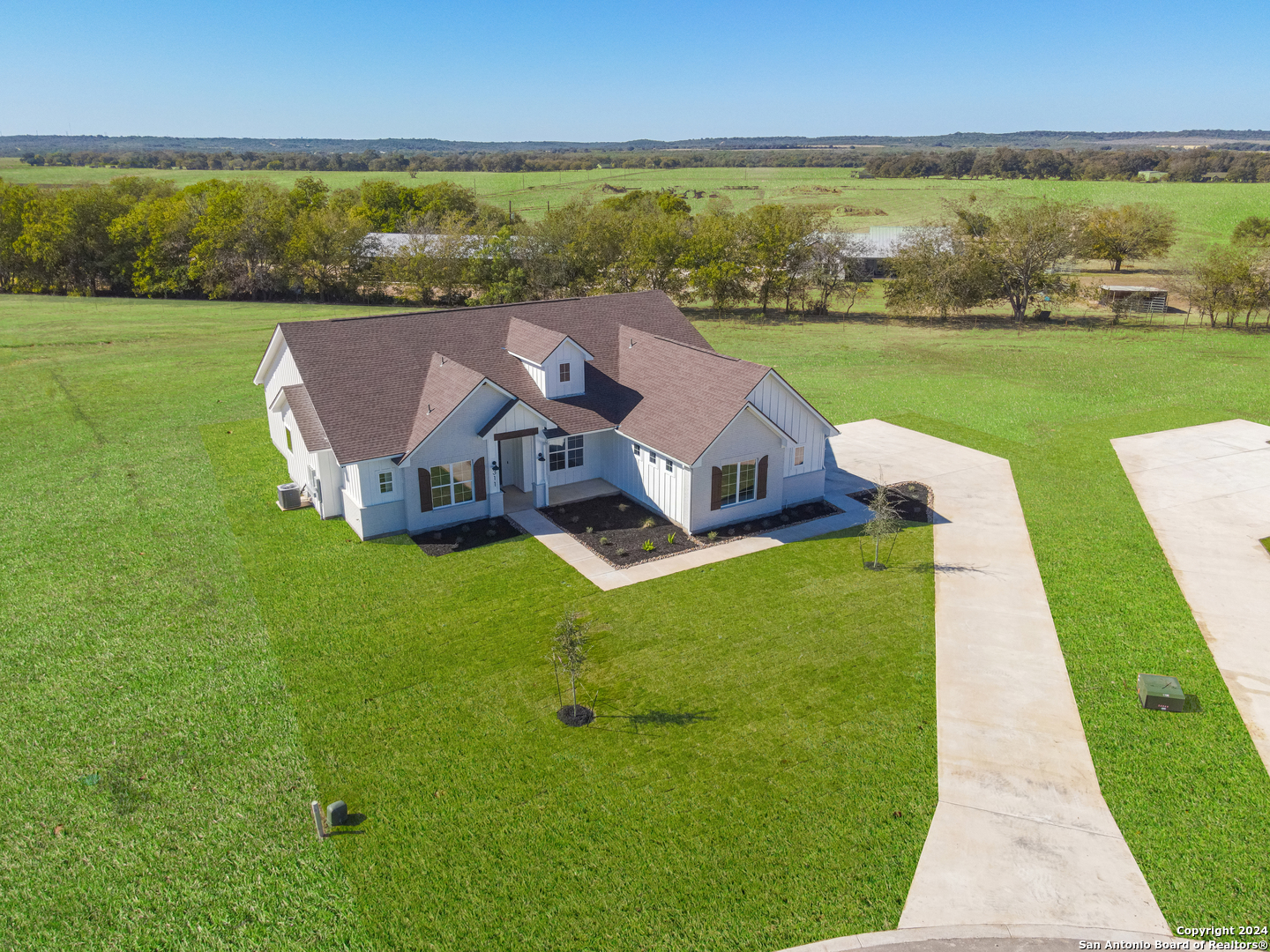 311 Venado Oaks