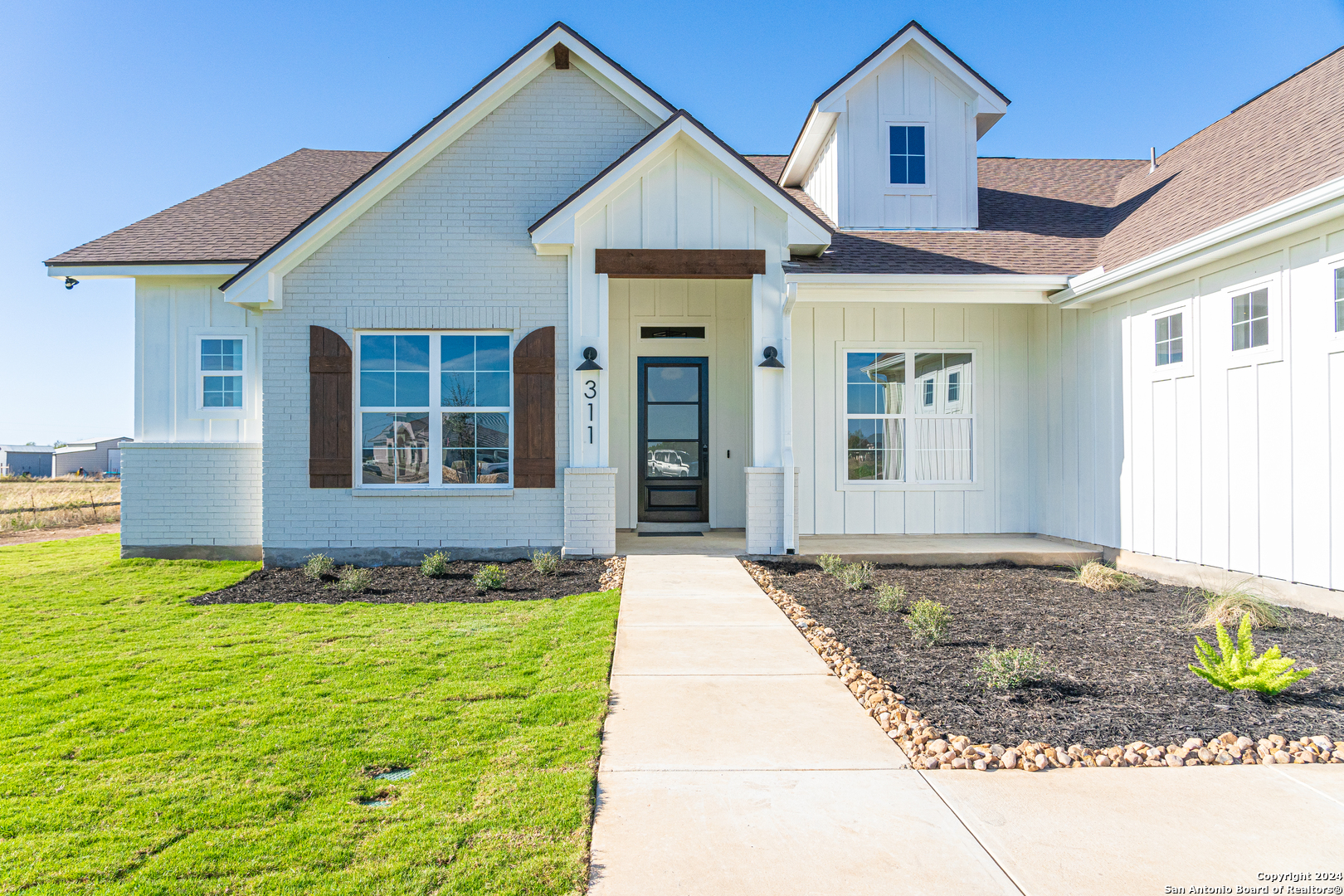 311 Venado Oaks