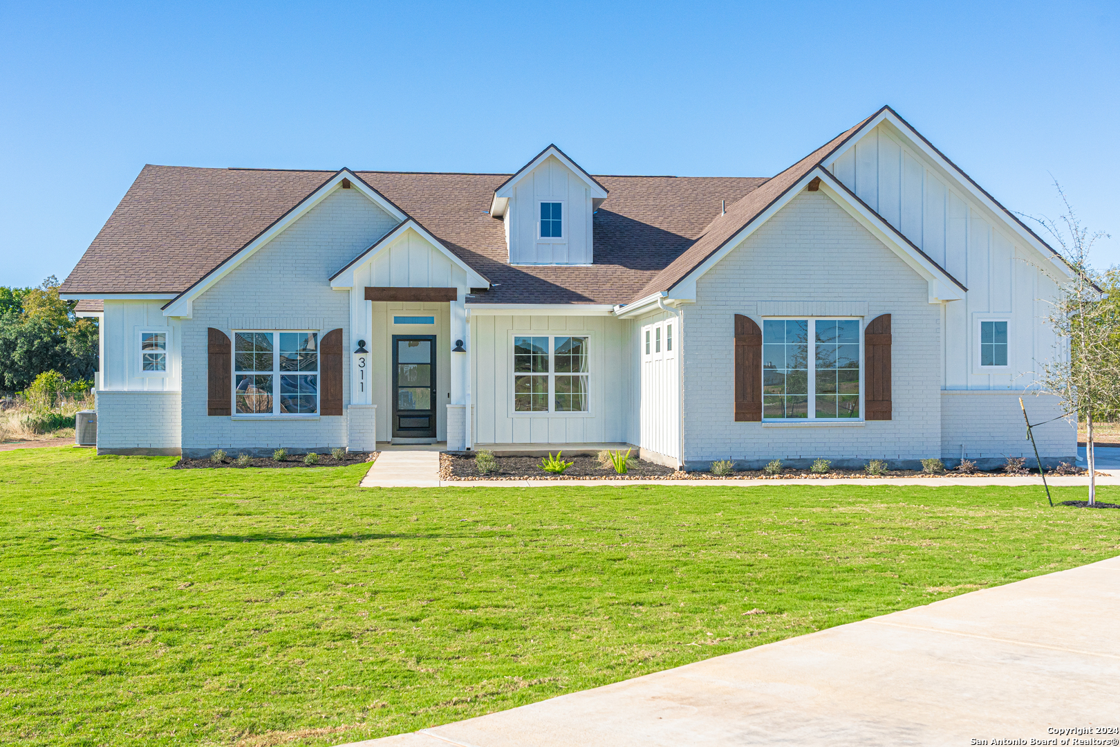 311 Venado Oaks