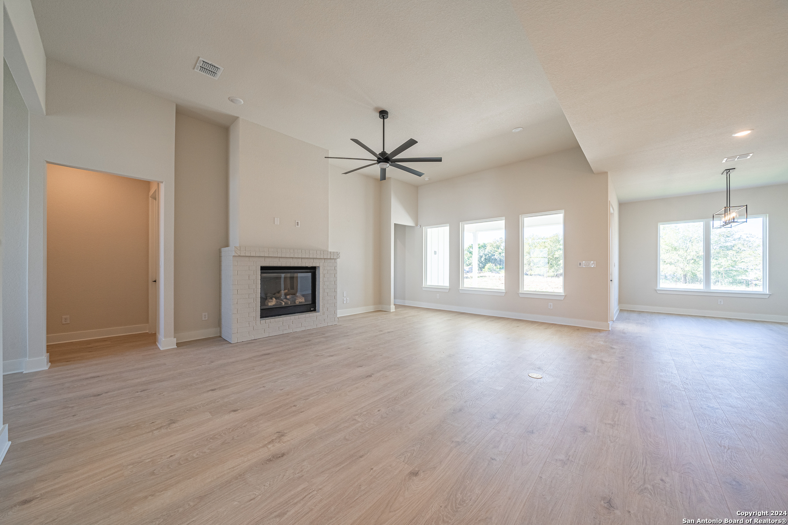 311 Venado Oaks