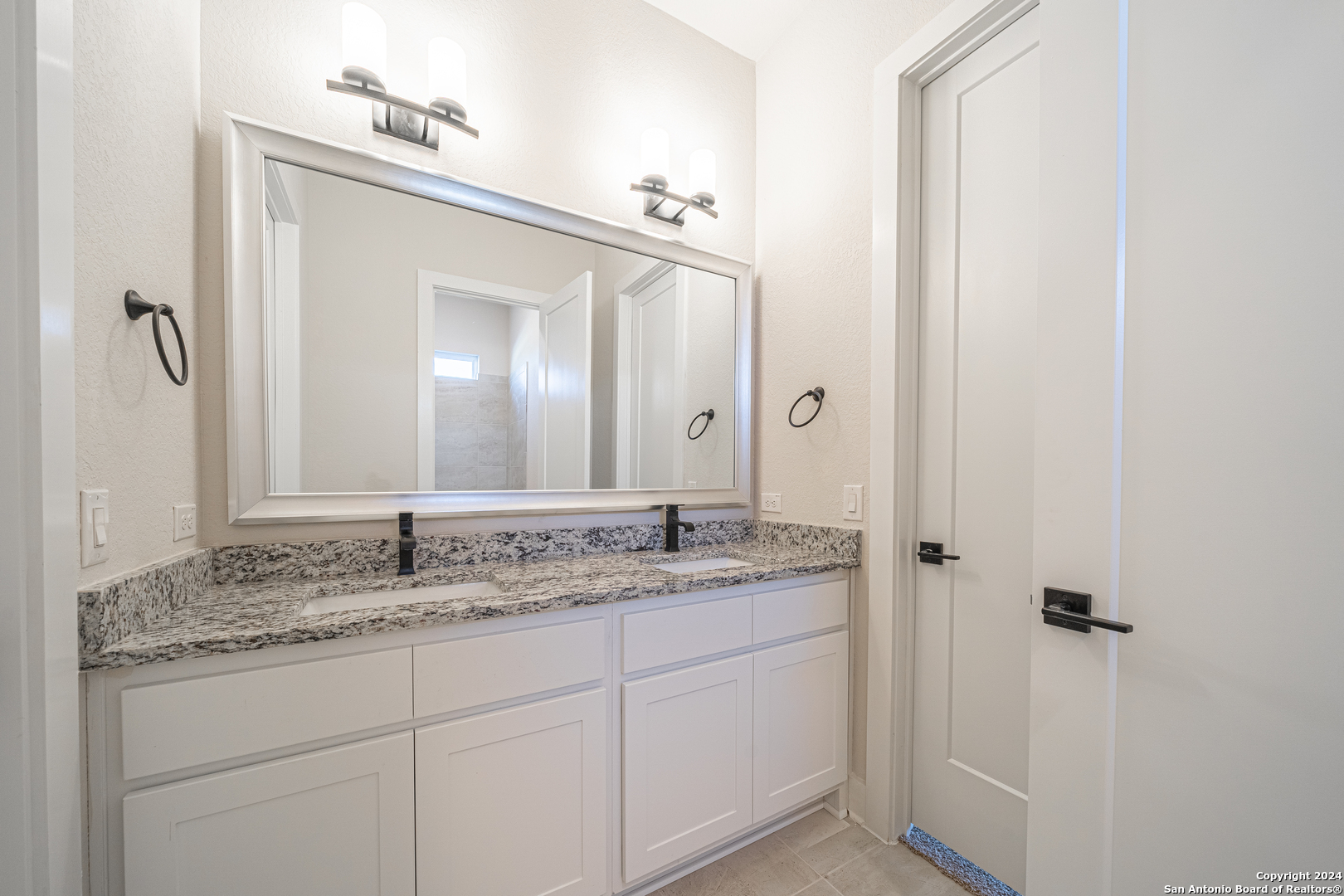 311 Venado Oaks