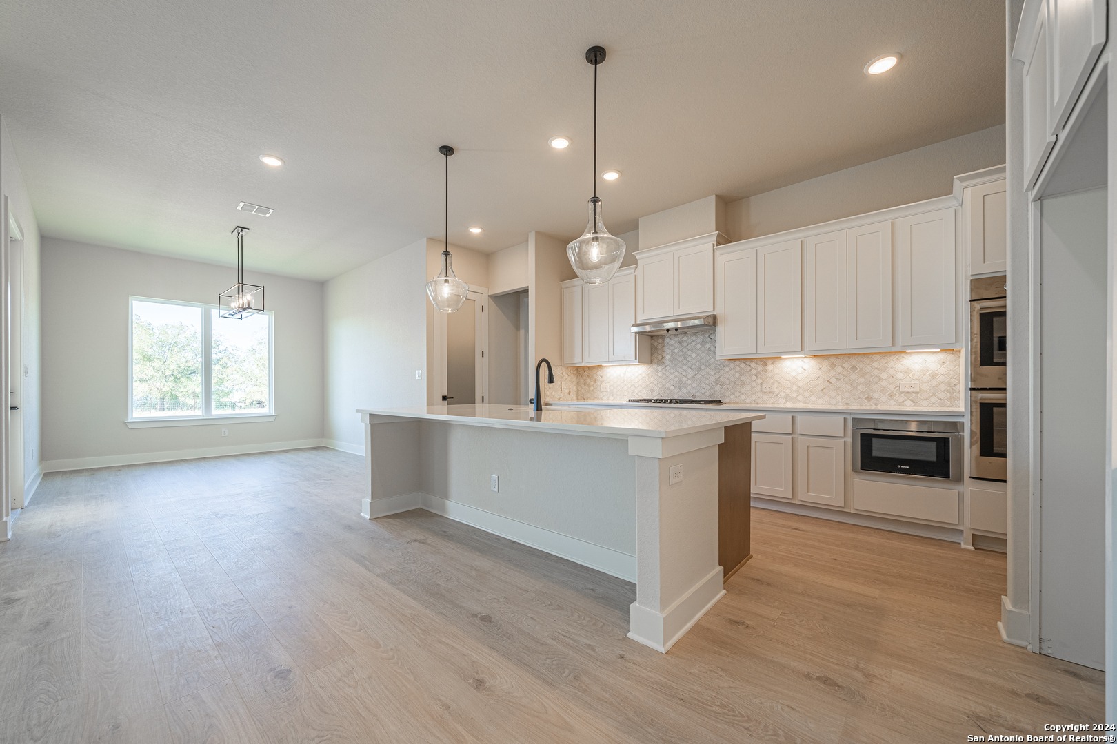 311 Venado Oaks