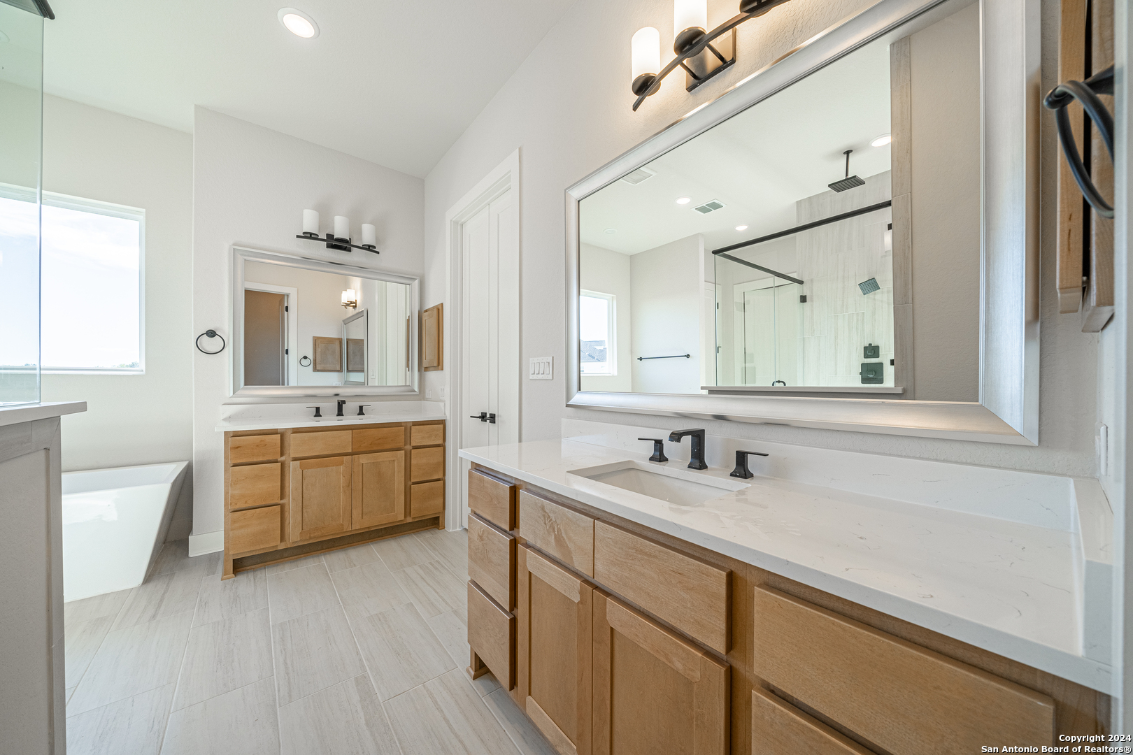311 Venado Oaks