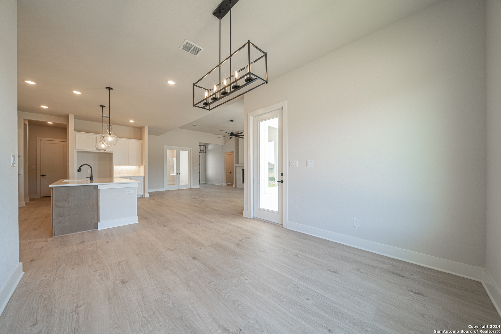 311 Venado Oaks