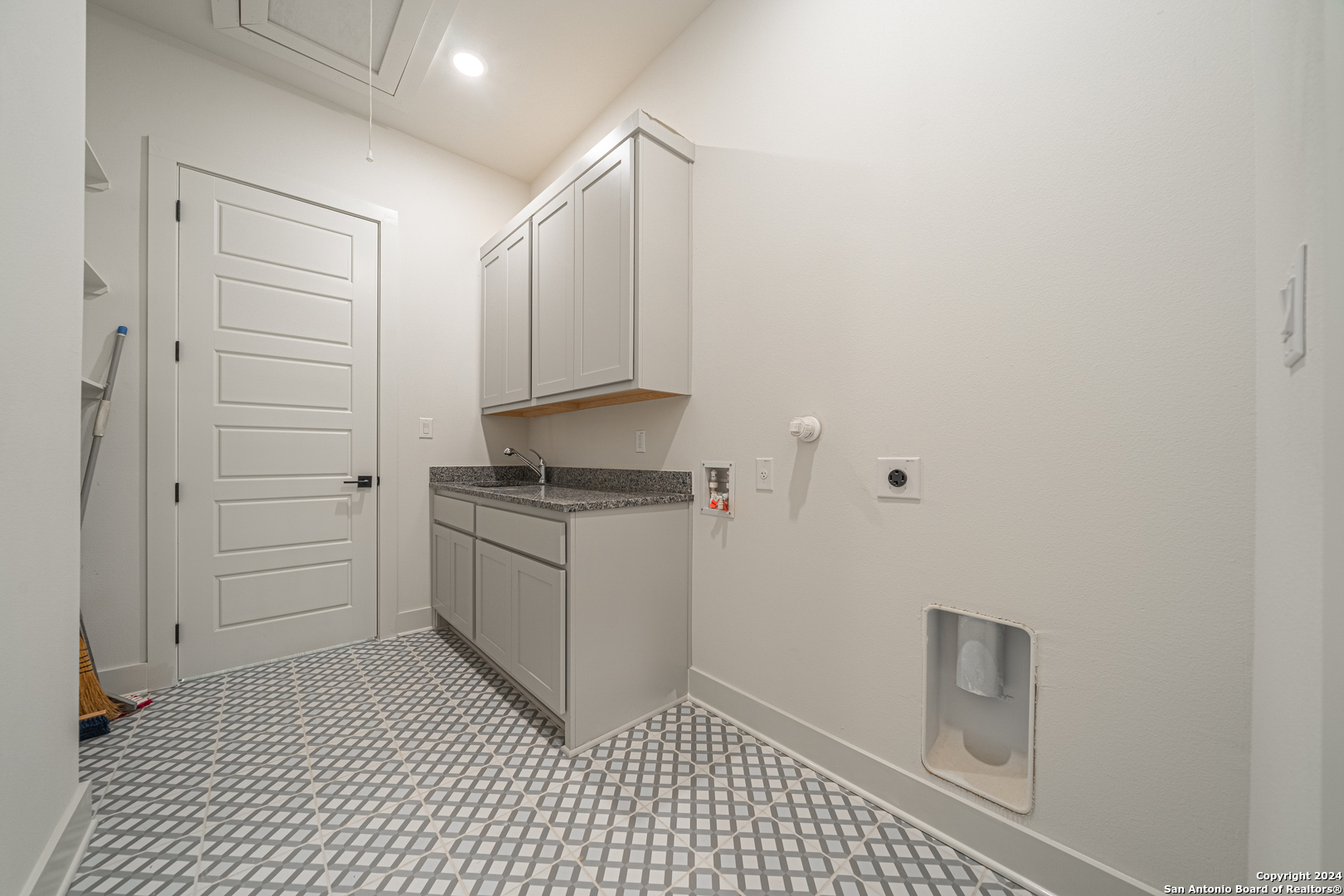 310 Venado Oaks