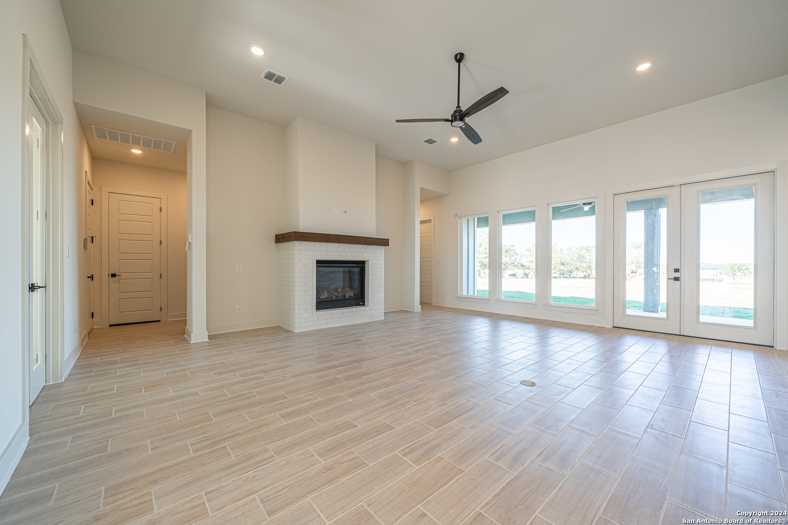 310 Venado Oaks