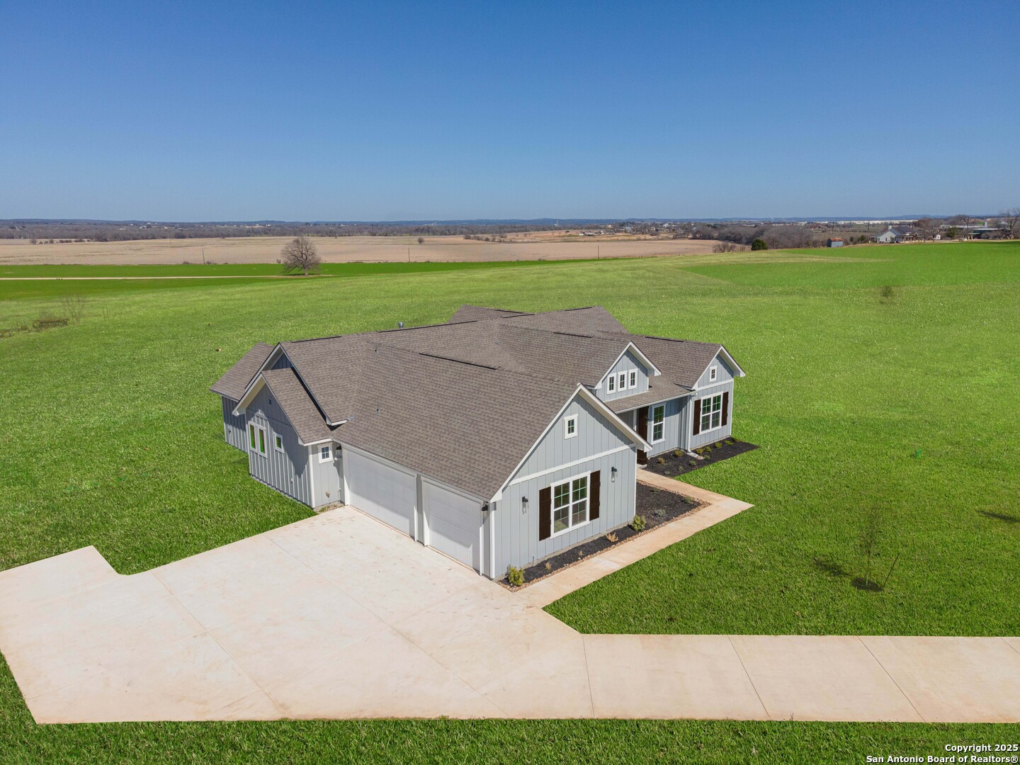 310 Venado Oaks