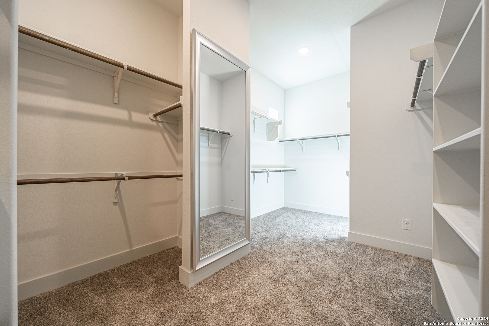 310 Venado Oaks