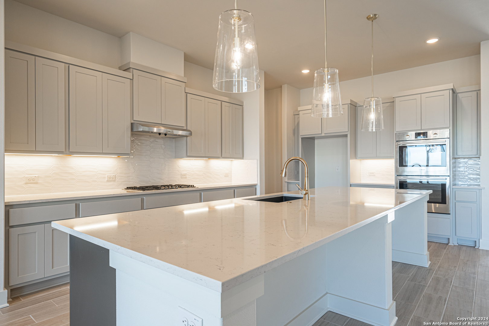 310 Venado Oaks