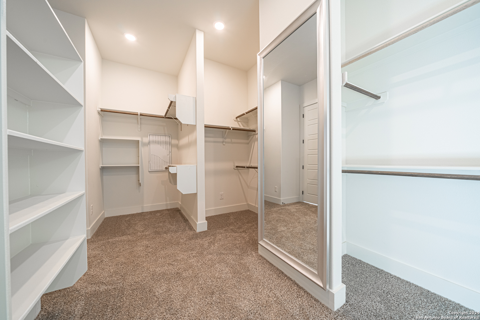 310 Venado Oaks