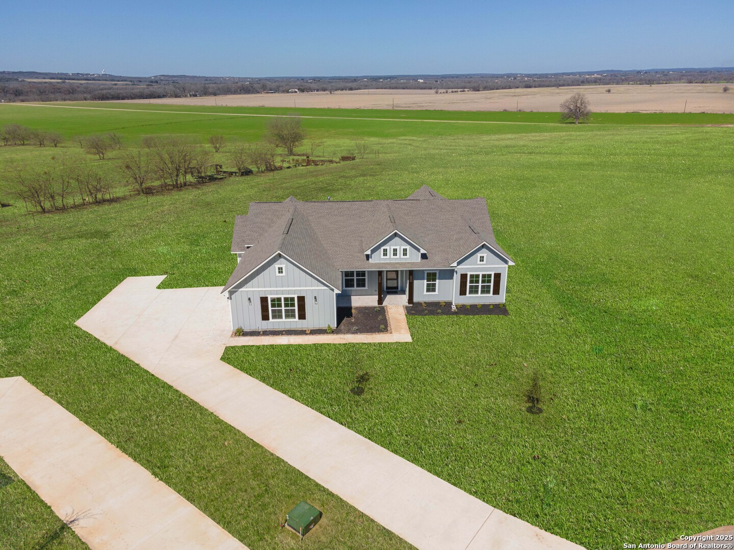 310 Venado Oaks