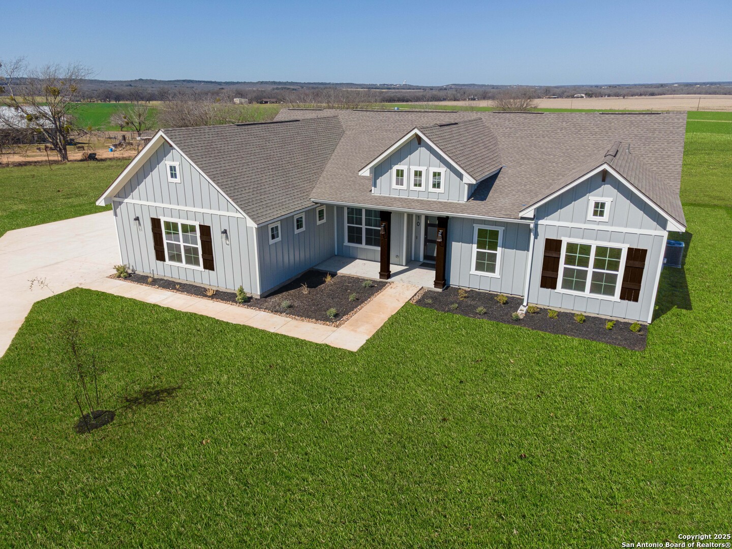 310 Venado Oaks