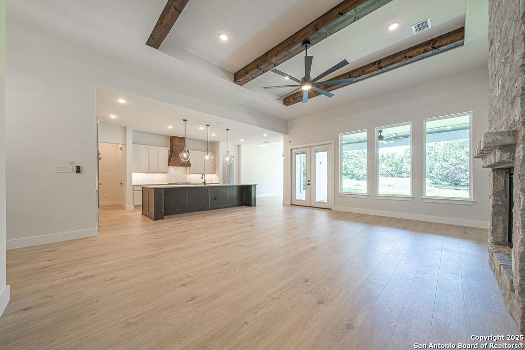 1262 Smoky Loop