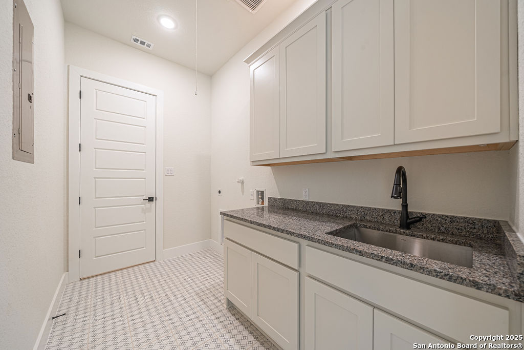 1262 Smoky Loop