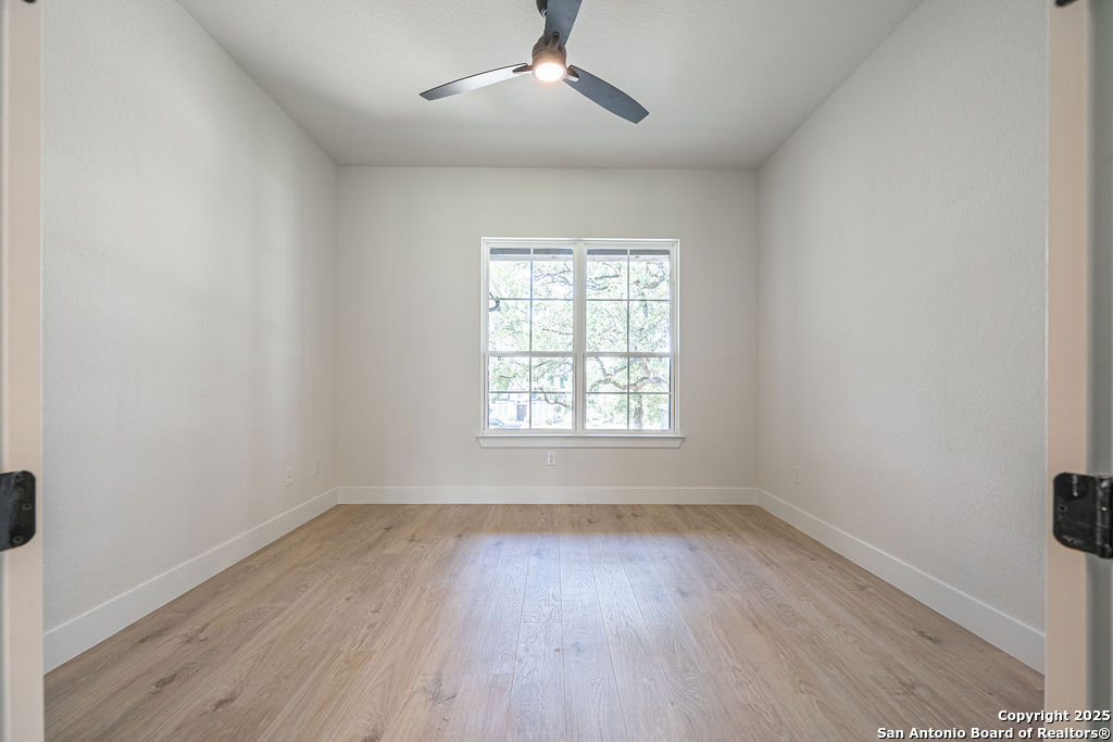 1262 Smoky Loop