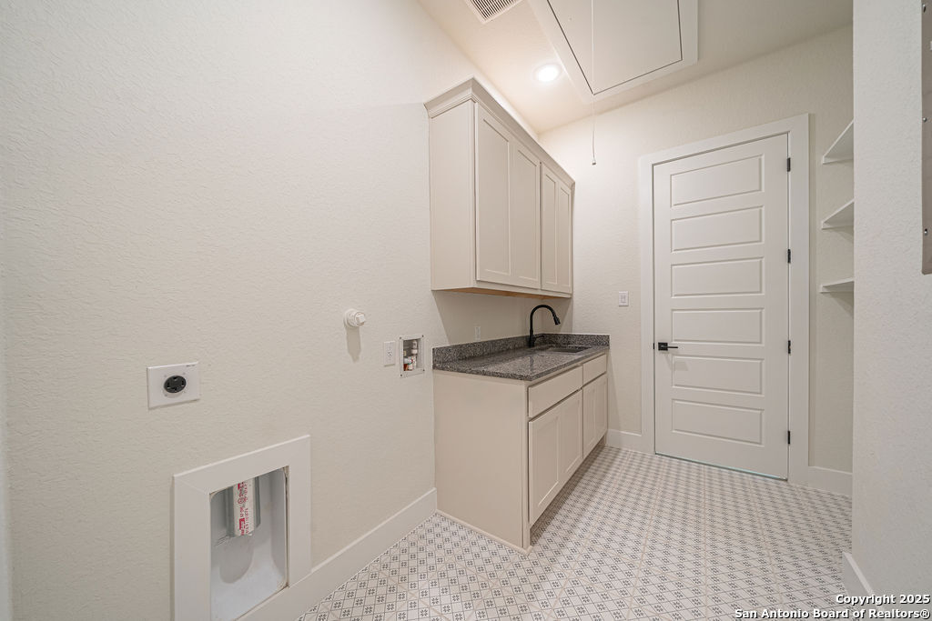 1262 Smoky Loop