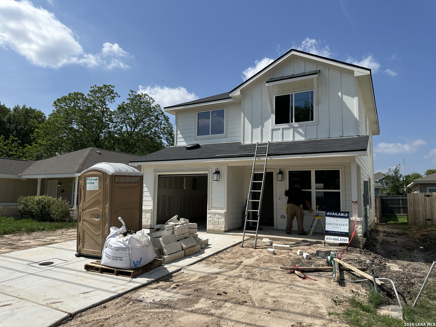 304 W Martindale