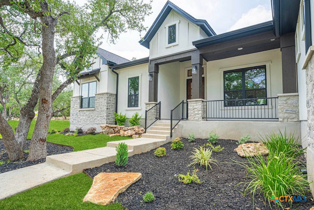 1262 Smoky Loop Road