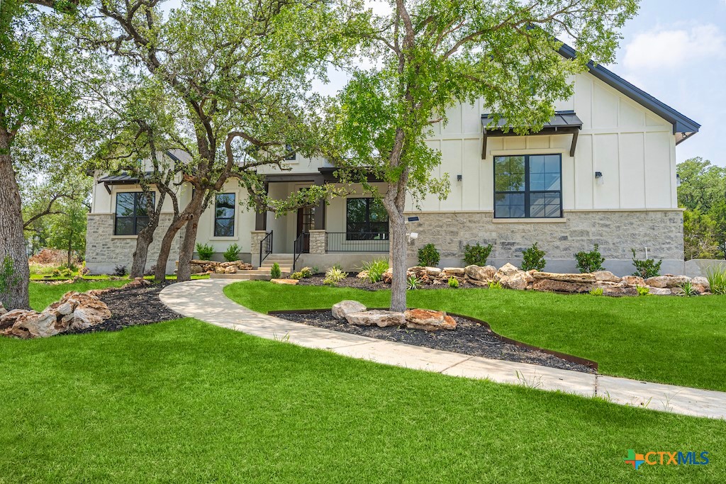 1262 Smoky Loop Road