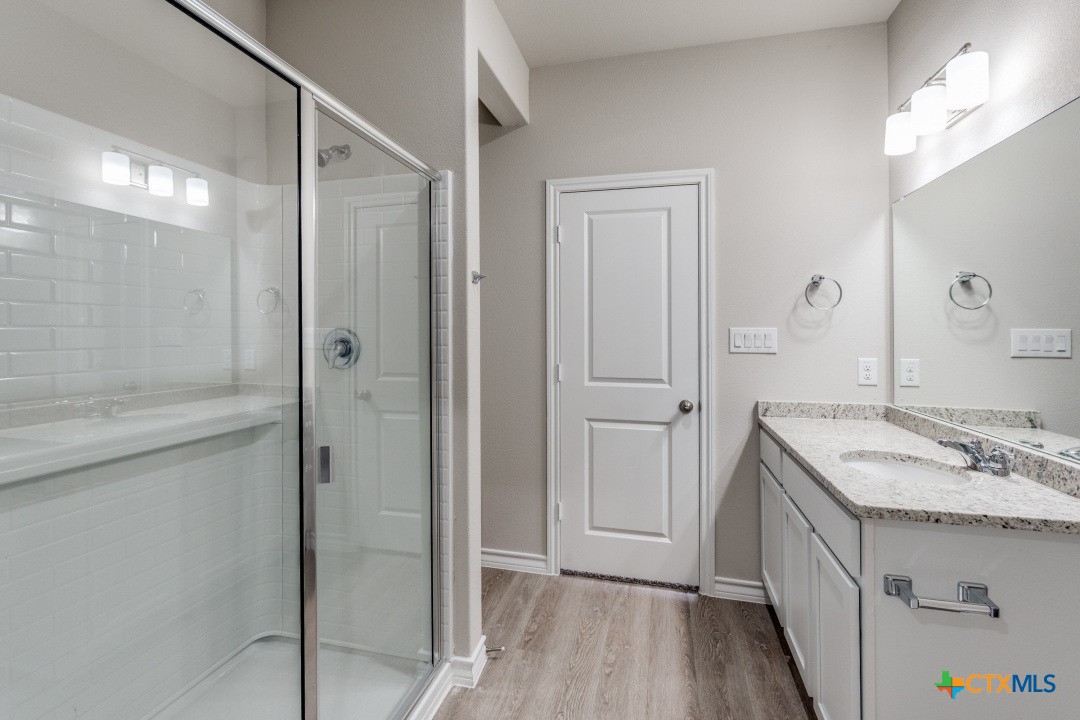 228 W Martindale