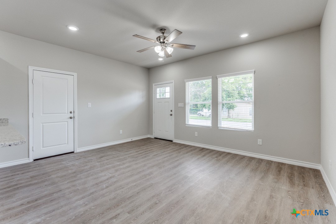 228 W Martindale