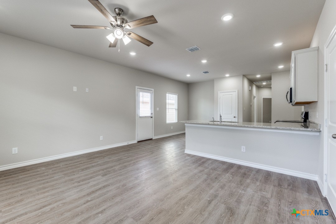 228 W Martindale