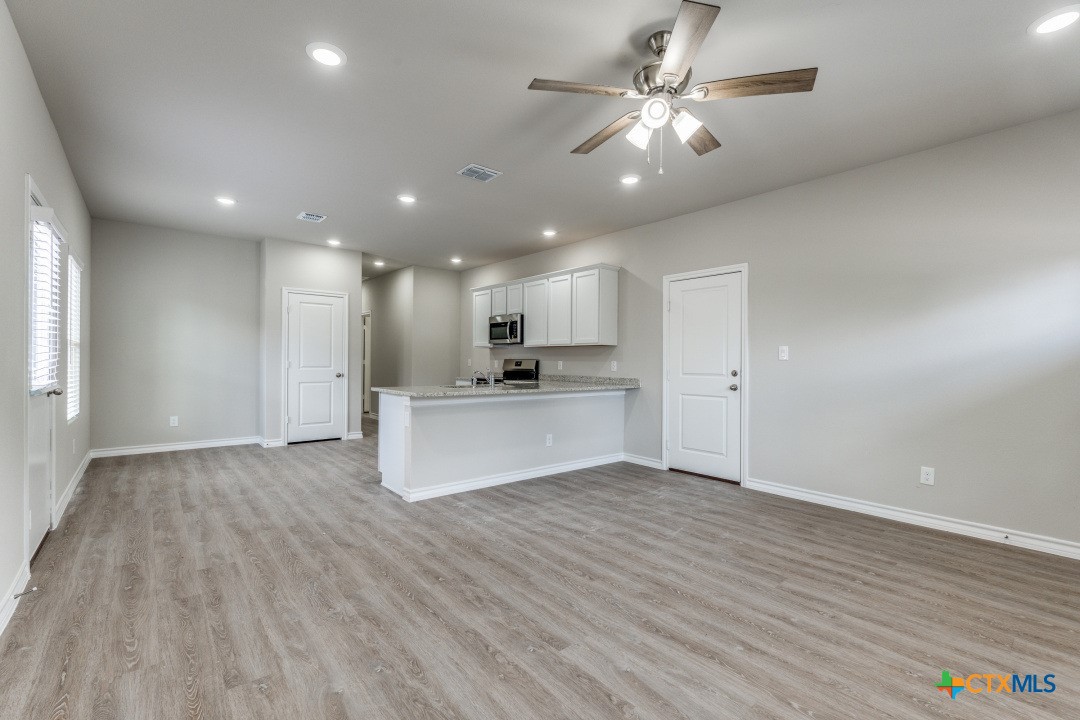 228 W Martindale